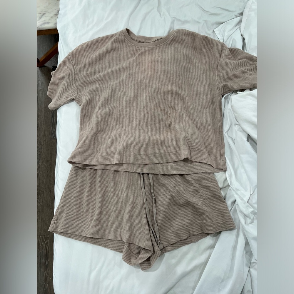 H&M Tan Women Shorts Set